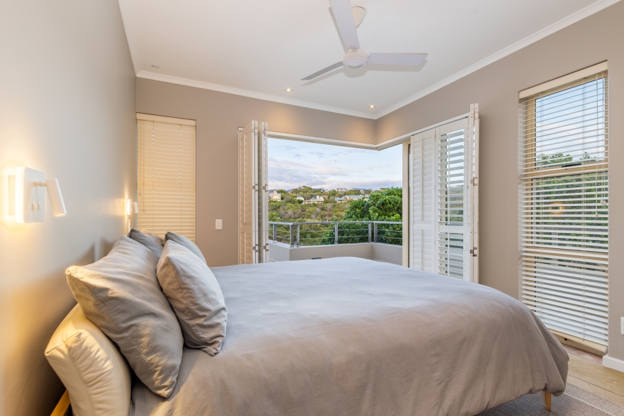 5 Bedroom Property for Sale in Whale Rock Beach Western Cape